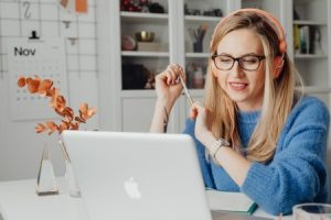 Read more about the article Transform Your Office with Feng Shui Decor-Tips for Productivity