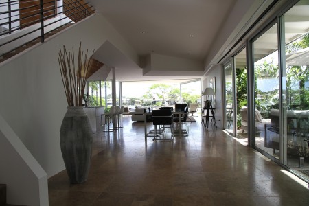 You are currently viewing Transform Your Space-Choosing the Right Feng Shui Ornaments for Your Living Room