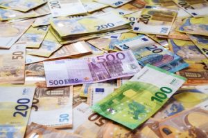 Read more about the article Unleash Wealth and Abundance-Feng Shui Ornaments to Attract Prosperity