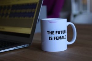 Read more about the article Unlock Positive Vibes-How Feng Shui Ornaments Can Transform Your Workspace