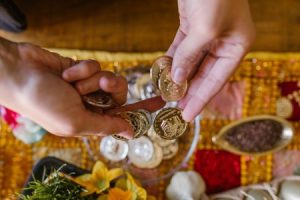 Read more about the article Unlock Prosperity-Feng Shui Symbols to Attract Wealth
