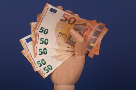 You are currently viewing Unlock Prosperity-How Feng Shui Ornaments Can Enhance Your Financial Flow