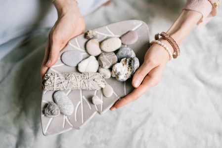 You are currently viewing Unlocking the Power of Feng Shui Crystals for Emotional Well-Being