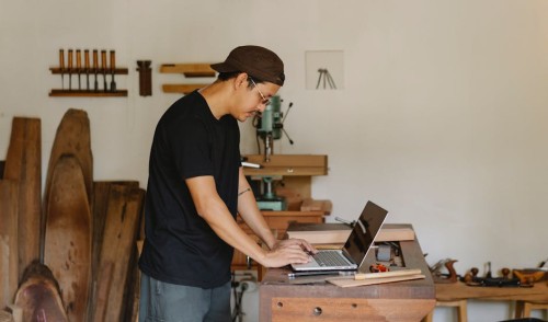 You are currently viewing Using Energy Ornaments to Create a Peaceful Workspace-Tips and Tricks
