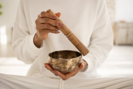 You are currently viewing Using Feng Shui Energy Ornaments to Boost Your Family’s Health and Well-being