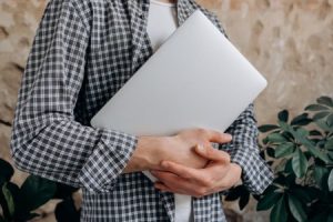 Read more about the article Using Feng Shui Energy Ornaments to Boost Your Productivity at Work