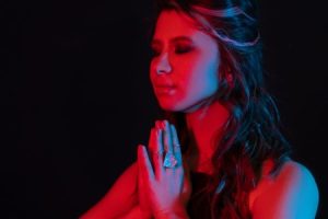 Read more about the article Using Feng Shui Energy Ornaments to Reduce Stress and Promote Relaxation
