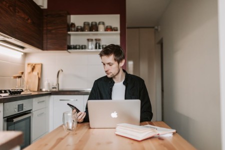 You are currently viewing Using Feng Shui Energy Ornaments to Reduce Stress in Your Home Office