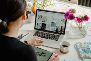 Read more about the article Using Feng Shui Ornaments to Boost Creativity and Inspiration in Your Workspace