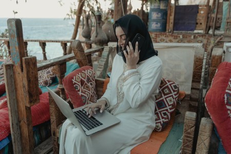 You are currently viewing Using Feng Shui Ornaments to Create a Balanced Workspace