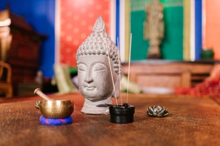 You are currently viewing Using Feng Shui to Balance Your Home\’s Energy-Essential Ornaments to Consider