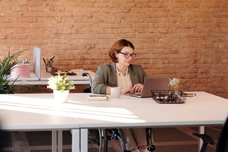 You are currently viewing Using Feng Shui to Create a Harmonious Office Space