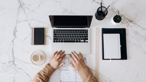 You are currently viewing Using Feng Shui to Improve Your Home Office Productivity