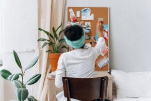 Read more about the article Welcome Positive Energy-Feng Shui Decorations for Your Entryway