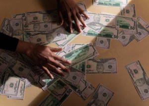 Read more about the article Feng Shui for Wealth-Energy Ornaments to Attract Financial Abundance