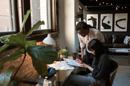 You are currently viewing Feng Shui Tips-Choosing the Right Ornaments for Your Office Space