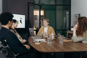 Read more about the article Feng Shui Tips for Creating a Balanced Workspace with Energy Ornaments