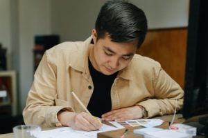 Read more about the article Feng Shui Tips for Enhancing Creativity in Your Home Office
