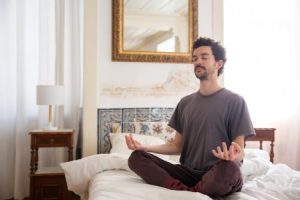 Read more about the article Find Inner Peace-Feng Shui Techniques for a Calming Bedroom Atmosphere