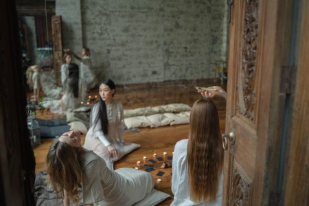 You are currently viewing Finding Your Center-Feng Shui Techniques with Energy Ornaments for Meditation Spaces
