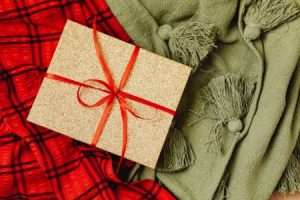 Read more about the article Gift of Good Fortune-Choosing Feng Shui Ornaments for Special Occasions