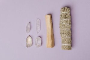 Read more about the article How to Balance Your Home\’s Energy with Feng Shui Crystals