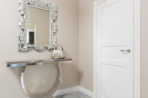 Read more about the article How to Choose the Right Feng Shui Ornaments for Your Entryway