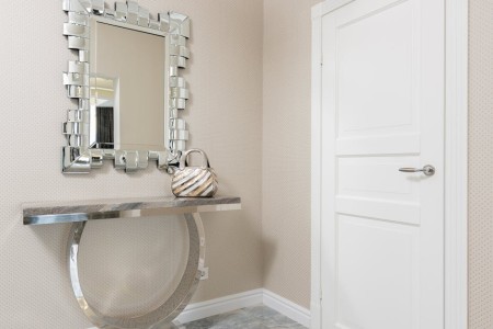 You are currently viewing How to Choose the Right Feng Shui Ornaments for Your Entryway