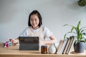 Read more about the article How to Choose the Right Feng Shui Ornaments for Your Home Office