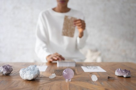 You are currently viewing How to Select Energy Ornaments for Optimal Meditation Practices