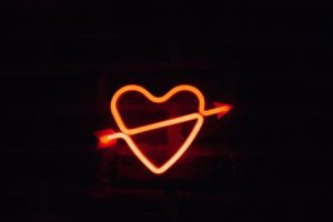 Read more about the article How to Select Feng Shui Crystals for Love and Relationships