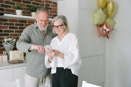 Read more about the article How to Use Feng Shui Crystals for Better Relationships in Your Home