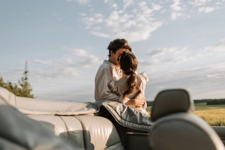 You are currently viewing How to Use Feng Shui Crystals to Attract Love and Harmony in Your Relationship
