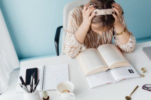 Read more about the article How to Use Feng Shui Decor to Reduce Stress and Anxiety
