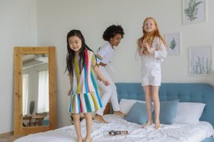 Read more about the article How to Use Feng Shui Energy Ornaments to Attract Positive Energy in Your Home