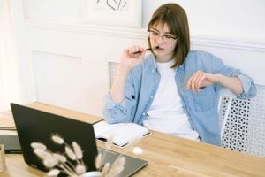Read more about the article How to Use Feng Shui Energy Ornaments to Enhance Your Home Office Productivity