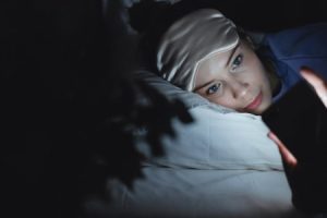 Read more about the article How to Use Feng Shui Ornaments for Better Sleep and Relaxation in Your Bedroom