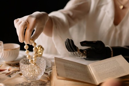 You are currently viewing How to Use Feng Shui Ornaments to Clear Clutter and Enhance Flow