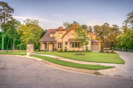 You are currently viewing How to Use Feng Shui Ornaments to Enhance Your Home\’s Curb Appeal