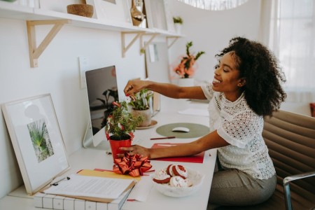 You are currently viewing How to Choose the Right Feng Shui Ornament for Your Office