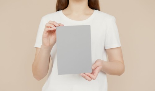 Read more about the article How to Choose the Right Feng Shui Ornament for Your Office Space