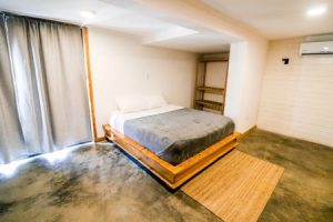 Read more about the article How to Choose the Right Feng Shui Ornaments for Your Bedroom