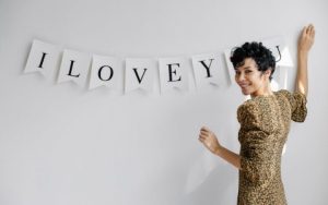 Read more about the article How to Incorporate Feng Shui into Your Holiday Decor for Positive Vibes