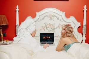 Read more about the article How to Use Feng Shui Crystals for Better Sleep in Your Bedroom