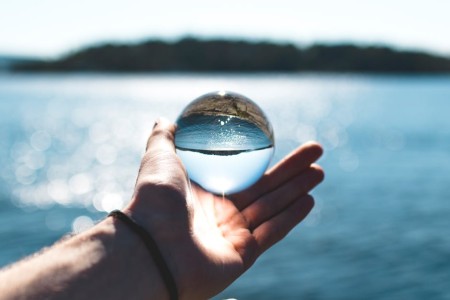 You are currently viewing How to Use Feng Shui Crystals for Emotional Balance and Clarity